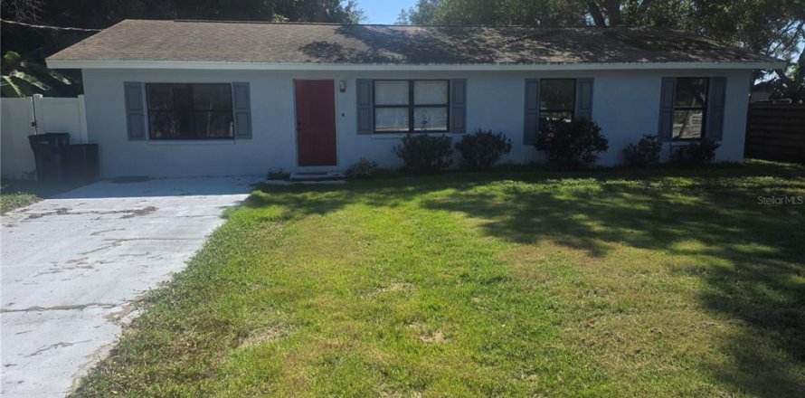 House in Palmetto, Florida 4 bedrooms, 130.43 sq.m. № 2423709