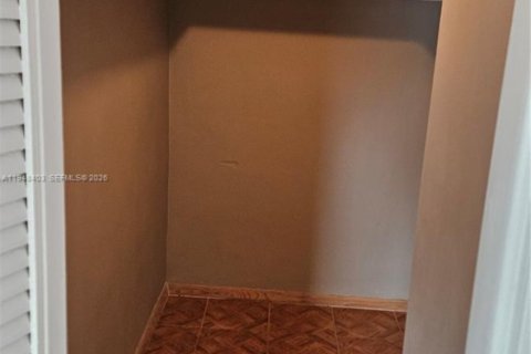 Снять в аренду кондоминиум в Норт-Бей-Виллидж, Флорида 2 спальни, 83.98м2, № 2004803 - фото 6