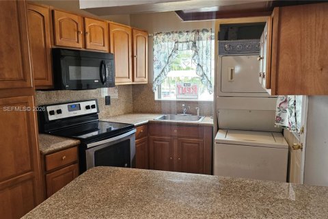 Снять в аренду кондоминиум в Норт-Бей-Виллидж, Флорида 2 спальни, 83.98м2, № 2004803 - фото 9