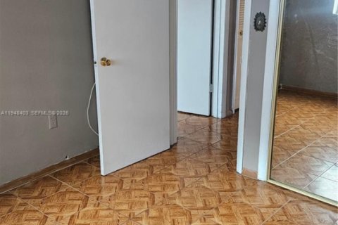 Снять в аренду кондоминиум в Норт-Бей-Виллидж, Флорида 2 спальни, 83.98м2, № 2004803 - фото 8