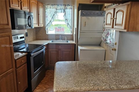 Снять в аренду кондоминиум в Норт-Бей-Виллидж, Флорида 2 спальни, 83.98м2, № 2004803 - фото 4