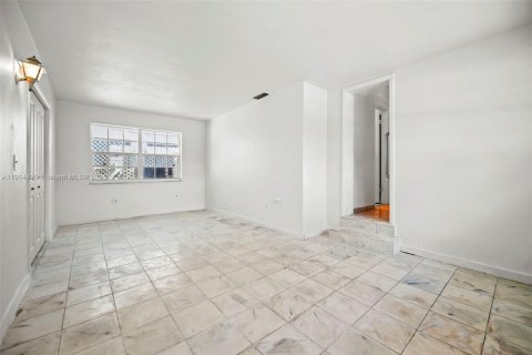 Casa en venta en Biscayne Park, Florida, 3 dormitorios, 167.22 m2 № 1973579 - foto 20