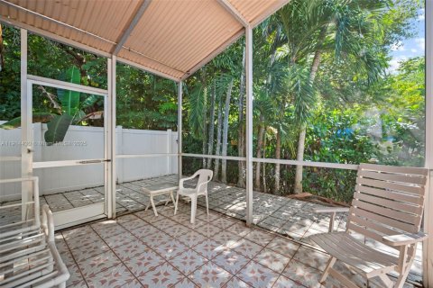 Casa en venta en Biscayne Park, Florida, 3 dormitorios, 167.22 m2 № 1973579 - foto 27
