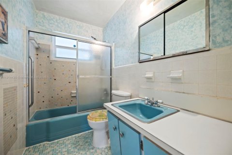 Casa en venta en Biscayne Park, Florida, 3 dormitorios, 167.22 m2 № 1973579 - foto 19