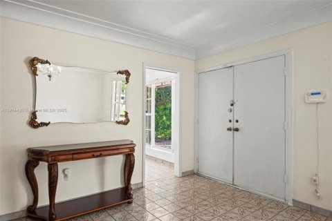 Casa en venta en Biscayne Park, Florida, 3 dormitorios, 167.22 m2 № 1973579 - foto 9