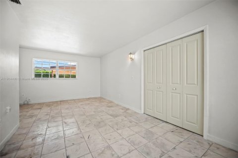 Casa en venta en Biscayne Park, Florida, 3 dormitorios, 167.22 m2 № 1973579 - foto 21