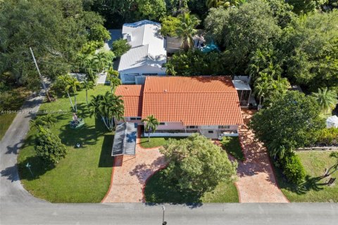 Casa en venta en Biscayne Park, Florida, 3 dormitorios, 167.22 m2 № 1973579 - foto 1