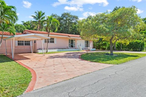 Casa en venta en Biscayne Park, Florida, 3 dormitorios, 167.22 m2 № 1973579 - foto 4