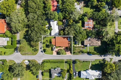 Casa en venta en Biscayne Park, Florida, 3 dormitorios, 167.22 m2 № 1973579 - foto 2