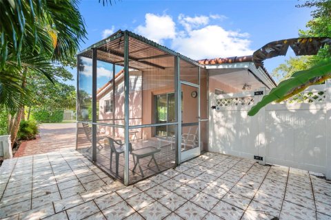 Casa en venta en Biscayne Park, Florida, 3 dormitorios, 167.22 m2 № 1973579 - foto 26