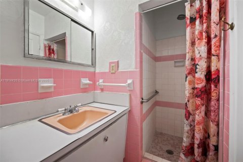 Casa en venta en Biscayne Park, Florida, 3 dormitorios, 167.22 m2 № 1973579 - foto 22