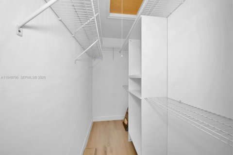 Снять в аренду кондоминиум в Уэст-Палм-Бич, Флорида 2 спальни, 74.14м2, № 2005398 - фото 16