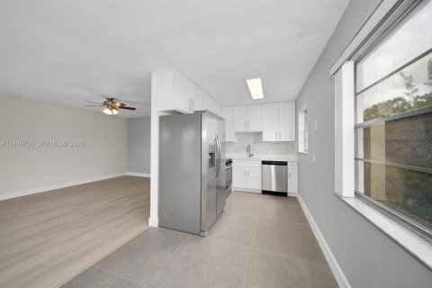 Снять в аренду кондоминиум в Уэст-Палм-Бич, Флорида 2 спальни, 74.14м2, № 2005398 - фото 8