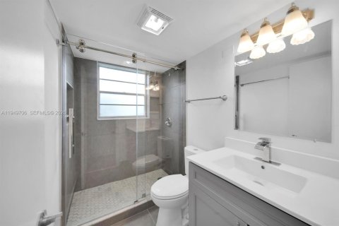 Снять в аренду кондоминиум в Уэст-Палм-Бич, Флорида 2 спальни, 74.14м2, № 2005398 - фото 12