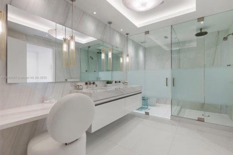 Condominio en venta en Miami Beach, Florida, 3 dormitorios, 281.31 m2 № 2076943 - foto 25