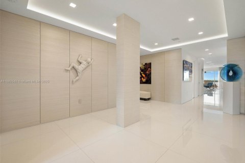 Condominio en venta en Miami Beach, Florida, 3 dormitorios, 281.31 m2 № 2076943 - foto 30