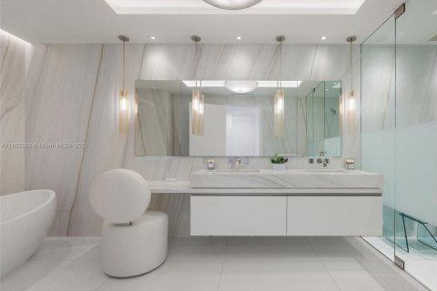 Condominio en venta en Miami Beach, Florida, 3 dormitorios, 281.31 m2 № 2076943 - foto 24