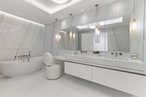 Condominio en venta en Miami Beach, Florida, 3 dormitorios, 281.31 m2 № 2076943 - foto 23