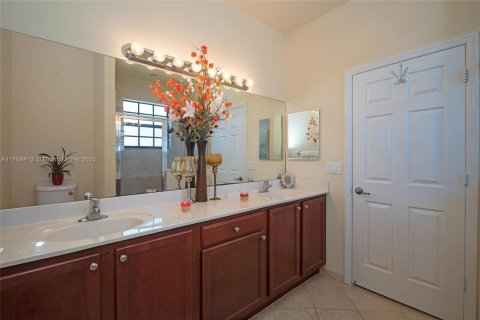 Townhouse in Homestead, Florida 4 bedrooms, 134.89 sq.m. № 1731218 - photo 14