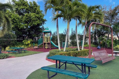 Townhouse in Homestead, Florida 4 bedrooms, 134.89 sq.m. № 1731218 - photo 29