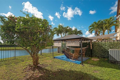 Townhouse in Homestead, Florida 4 bedrooms, 134.89 sq.m. № 1731218 - photo 22