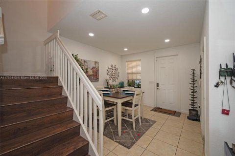 Townhouse in Homestead, Florida 4 bedrooms, 134.89 sq.m. № 1731218 - photo 10