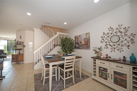 Townhouse in Homestead, Florida 4 bedrooms, 134.89 sq.m. № 1731218 - photo 1