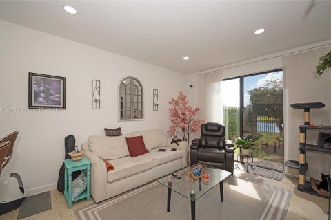 Townhouse in Homestead, Florida 4 bedrooms, 134.89 sq.m. № 1731218 - photo 2