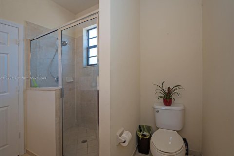 Townhouse in Homestead, Florida 4 bedrooms, 134.89 sq.m. № 1731218 - photo 15