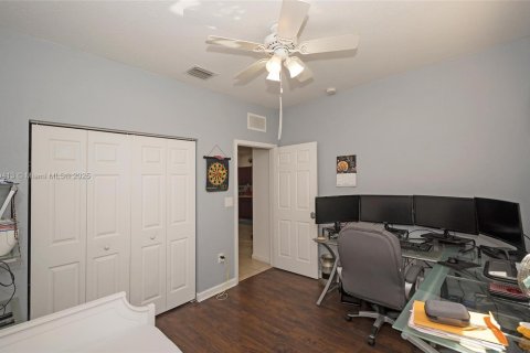 Townhouse in Homestead, Florida 4 bedrooms, 134.89 sq.m. № 1731218 - photo 7