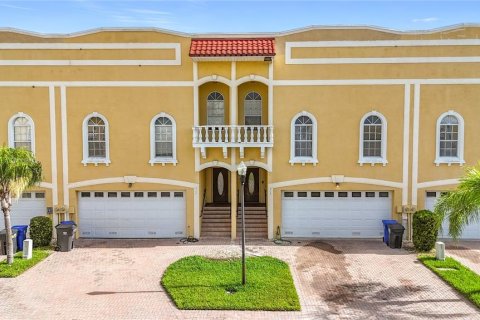 Townhouse in Apollo Beach, Florida 3 bedrooms, 200.11 sq.m. № 1877164 - photo 4