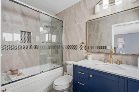 House in Miramar, Florida 4 bedrooms № 1986354 - photo 6