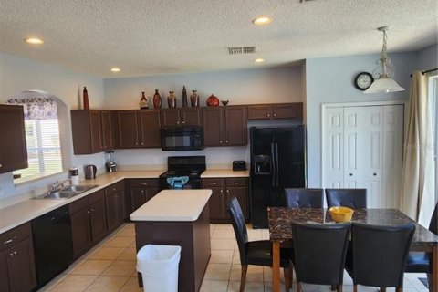 Casa en venta en Kissimmee, Florida, 7 dormitorios, 267.65 m2 № 481955 - foto 8
