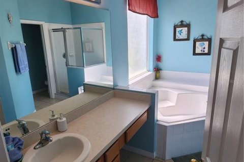 Casa en venta en Kissimmee, Florida, 7 dormitorios, 267.65 m2 № 481955 - foto 16