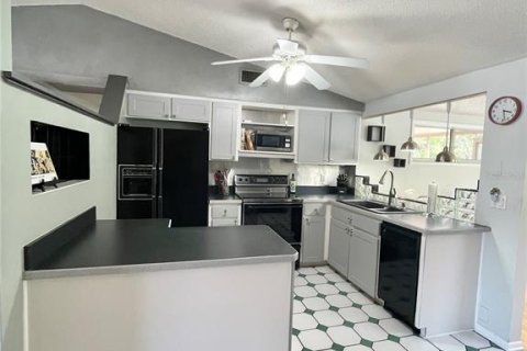 Villa ou maison à vendre à New Port Richey, Floride: 2 chambres, 89.93 m2 № 2139849 - photo 8