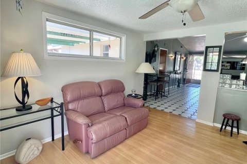 Villa ou maison à vendre à New Port Richey, Floride: 2 chambres, 89.93 m2 № 2139849 - photo 19