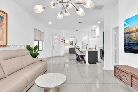 House in Dania Beach, Florida 3 bedrooms, 140.1 sq.m. № 2047588 - photo 15