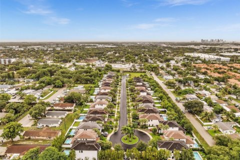 House in Dania Beach, Florida 3 bedrooms, 140.1 sq.m. № 2047588 - photo 30