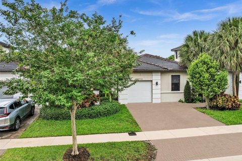 House in Dania Beach, Florida 3 bedrooms, 140.1 sq.m. № 2047588 - photo 3