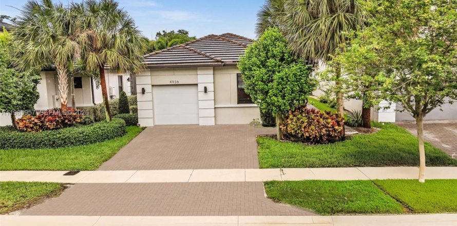 House in Dania Beach, Florida 3 bedrooms, 140.1 sq.m. № 2047588