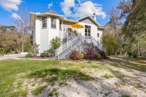 Casa en venta en Bell, Florida, 3 dormitorios, 276.85 m2 № 1880516 - foto 1