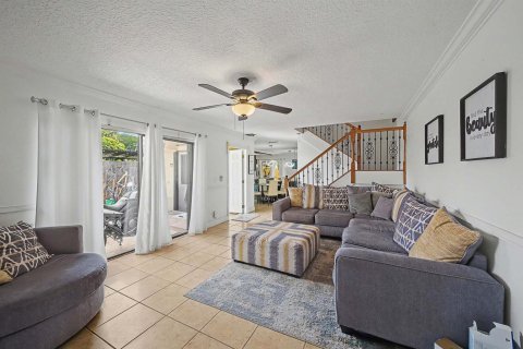 Touwnhouse à vendre à Palm Springs, Floride: 2 chambres, 114.46 m2 № 2262147 - photo 5