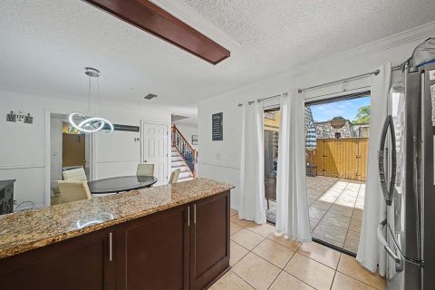 Touwnhouse à vendre à Palm Springs, Floride: 2 chambres, 114.46 m2 № 2262147 - photo 9