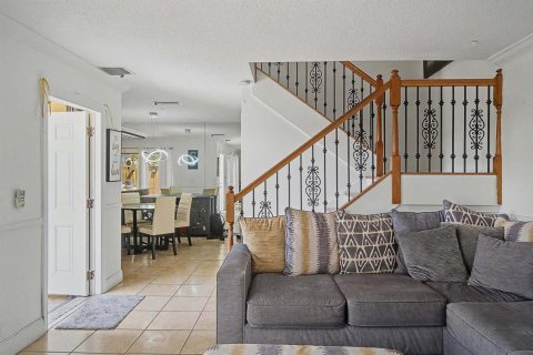 Touwnhouse à vendre à Palm Springs, Floride: 2 chambres, 114.46 m2 № 2262147 - photo 6