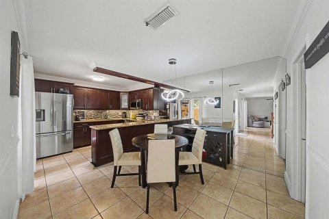 Touwnhouse à vendre à Palm Springs, Floride: 2 chambres, 114.46 m2 № 2262147 - photo 7