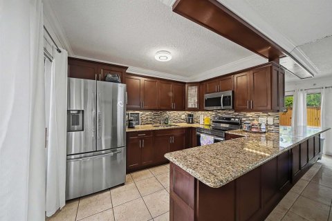 Touwnhouse à vendre à Palm Springs, Floride: 2 chambres, 114.46 m2 № 2262147 - photo 8