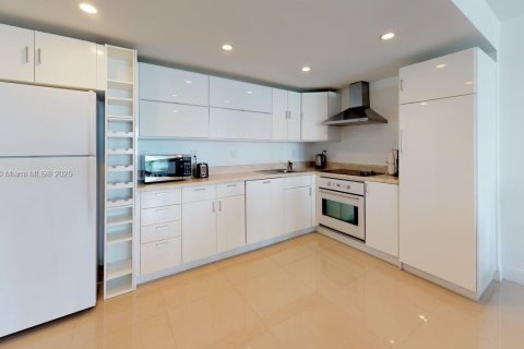 Copropriété à vendre à Sunny Isles Beach, Floride: 2 chambres, 93.37 m2 № 1978333 - photo 17