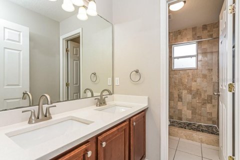 Villa ou maison à louer à Poinciana, Floride: 4 chambres, 259.2 m2 № 2398620 - photo 16