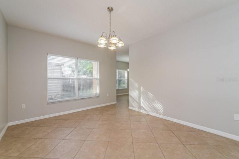 Villa ou maison à louer à Poinciana, Floride: 4 chambres, 259.2 m2 № 2398620 - photo 6