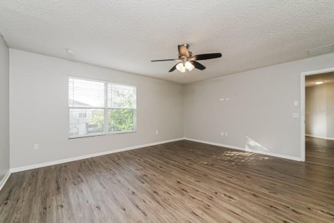 Villa ou maison à louer à Poinciana, Floride: 4 chambres, 259.2 m2 № 2398620 - photo 11